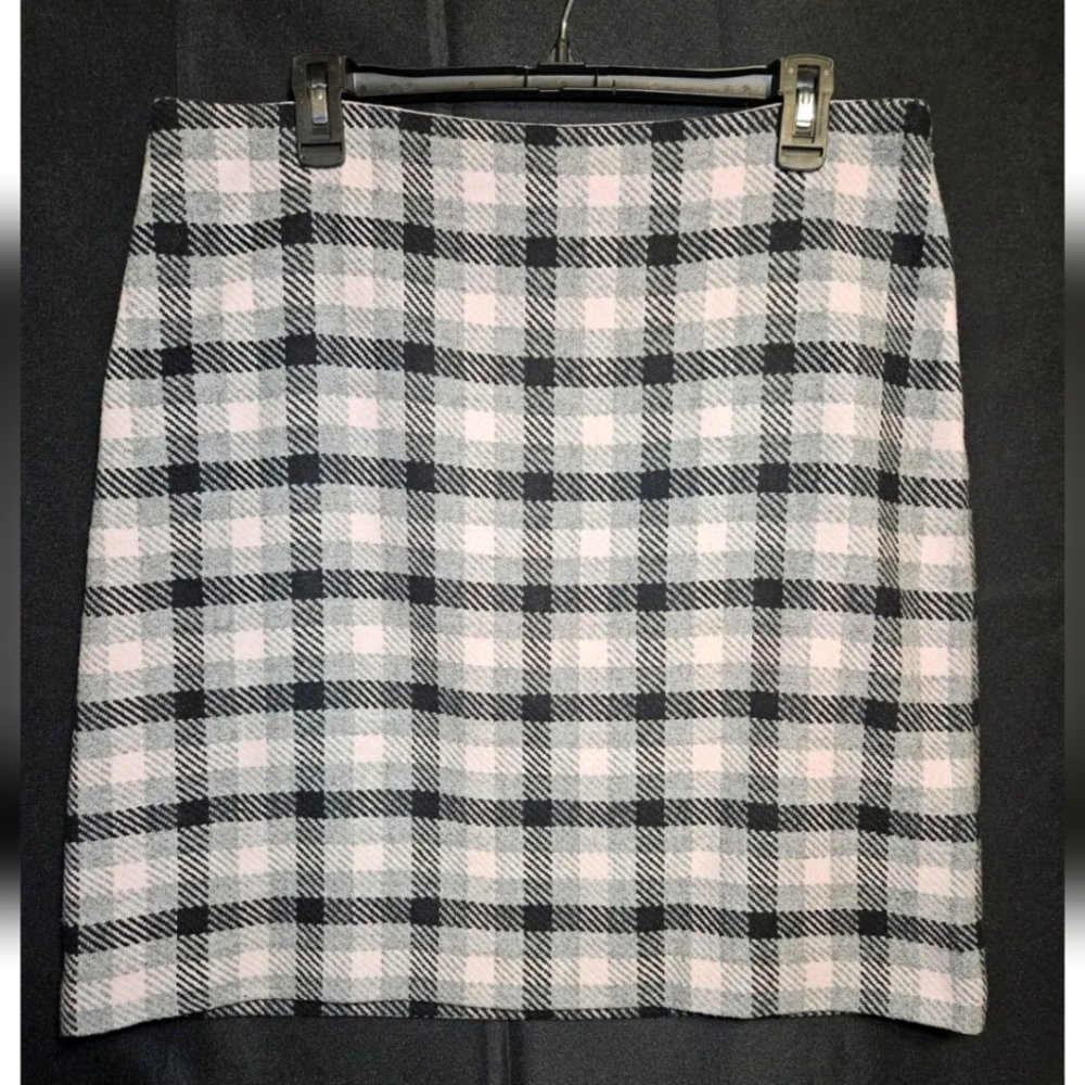 Talbots Womens Size 12 Black Pink Mini Skirt Wool Blend Plaid Ice Skating Winter